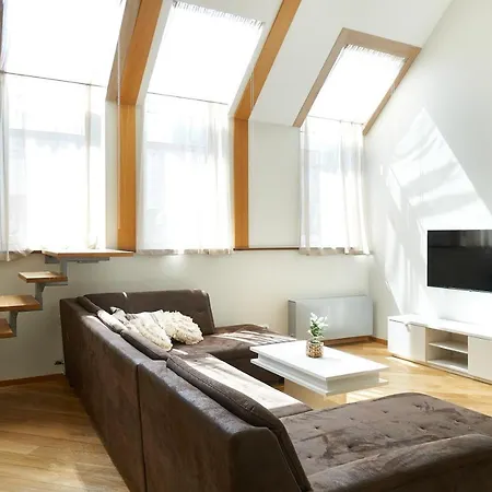 Alexander Apartment *